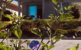 Casa Con Jardin Al Lado De Playa Hio